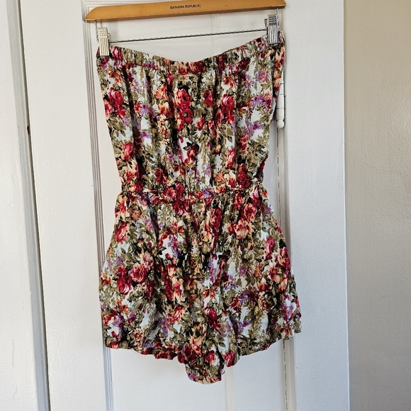 Floral Romper - Picture 5 of 5